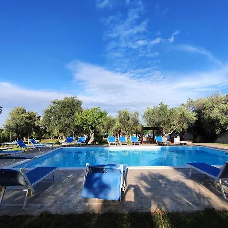 Minirooms With Pool And Park Bekolopi Apartment *