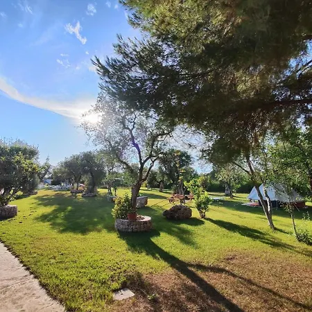 Minirooms With Pool And Park Bekolopi בארי